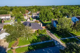 428 Old Course Dr, Friendswood, TX 77546 - Photo 4