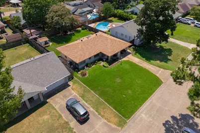 2107 Bron Holly Drive, Houston, TX 77018 - Photo 22