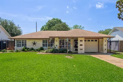 2107 Bron Holly Drive, Houston, TX 77018 - Photo 1