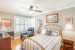 2107 Bron Holly Dr, Houston, TX 77018 - Photo 6