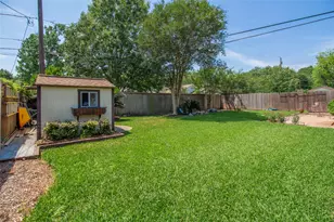 2107 Bron Holly Dr, Houston, TX 77018 - Photo 18