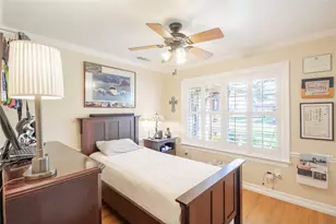 2107 Bron Holly Dr, Houston, TX 77018 - Photo 8