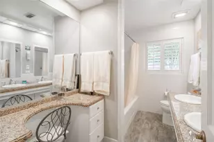 2107 Bron Holly Dr, Houston, TX 77018 - Photo 10