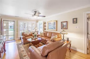 2107 Bron Holly Dr, Houston, TX 77018 - Photo 12