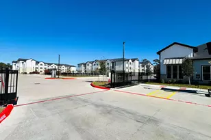 19100 Woodland Hills Dr, Humble, TX 77346 - Photo 4