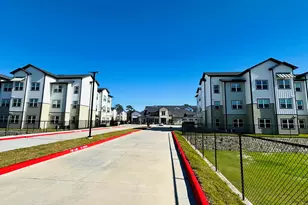 19100 Woodland Hills Dr, Humble, TX 77346 - Photo 2