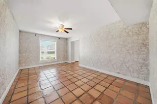 7705 Beaudelaire Cir, Galveston, TX 77551 - Photo 22