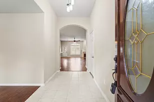 27 E Russet Grove Circle Circle, Conroe, TX 77384 - Photo 2