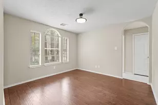 27 E Russet Grove Circle Circle, Conroe, TX 77384 - Photo 4