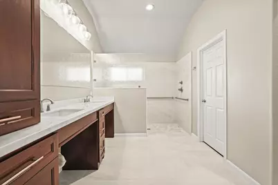 27 E Russet Grove Circle Circle, Conroe, TX 77384 - Photo 18