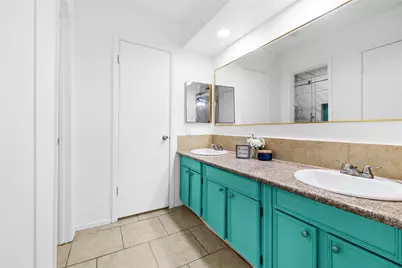 6517 S Briar Bayou Drive, Houston, TX 77072 - Photo 16