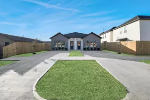3909 Maggie St, Houston, TX 77051 - Photo 2