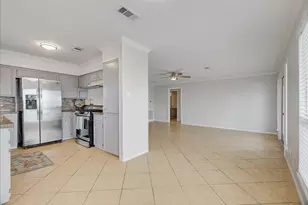 1180 Sailfish St, Bayou Vista, TX 77563 - Photo 10