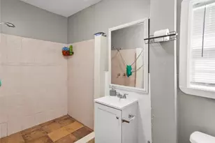 8617 Woodruff St, Houston, TX 77012 - Photo 14
