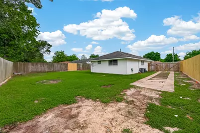 6311 Tall Willow Drive, Houston, TX 77088 - Photo 36