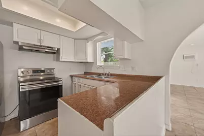 6311 Tall Willow Drive, Houston, TX 77088 - Photo 14