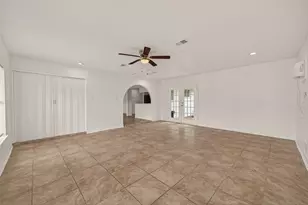 6311 Tall Willow Dr, Houston, TX 77088 - Photo 12