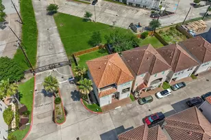 6107 S Arrowana Ln, Houston, TX 77036 - Photo 26