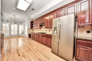 5346 Hidalgo St, Houston, TX 77056 - Photo 4
