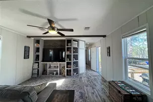 939 Whisperwood Dr, Onalaska, TX 77360 - Photo 14