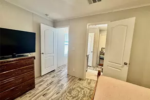 939 Whisperwood Dr, Onalaska, TX 77360 - Photo 36
