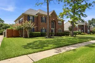 1305 Wilderness Pines Dr, Friendswood, TX 77546 - Photo 2