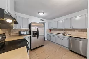 6447 W Fuqua Dr, Houston, TX 77489 - Photo 6