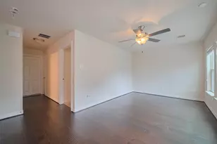 10004 Spring Shadows Park Cir, Houston, TX 77080 - Photo 4