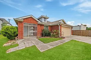 8131 Golden Trace Ct, Houston, TX 77083 - Photo 2