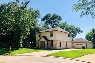 29021 Cherrywood Ln, Shenandoah, TX 77381 - Photo 1