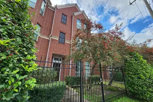 2637 W Dallas St, Houston, TX 77019 - Photo 2
