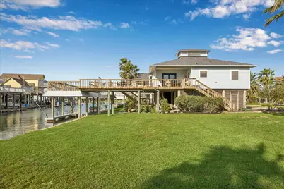 1007 Tiki Drive, Tiki Island, TX 77554 - Photo 4