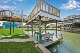 1007 Tiki, Tiki Island, TX 77554 - Photo 36
