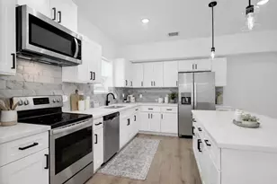 8021 Birmingham St, Houston, TX 77028 - Photo 2