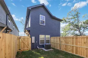 8021 Birmingham St, Houston, TX 77028 - Photo 8