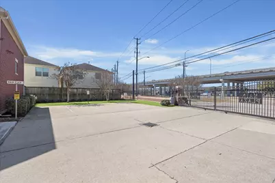 3643 Main Plaza Drive, Houston, TX 77025 - Photo 28