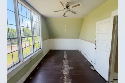 211 Morton Avenue, Palacios, TX 77465 - Photo 12