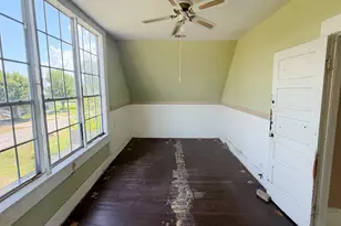 211 Morton Ave, Palacios, TX 77465 - Photo 12