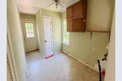 211 Morton Avenue, Palacios, TX 77465 - Photo 10
