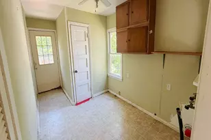 211 Morton Ave, Palacios, TX 77465 - Photo 10