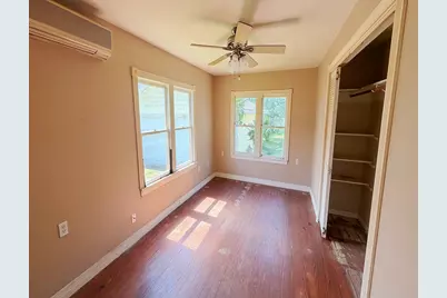 211 Morton Avenue, Palacios, TX 77465 - Photo 8