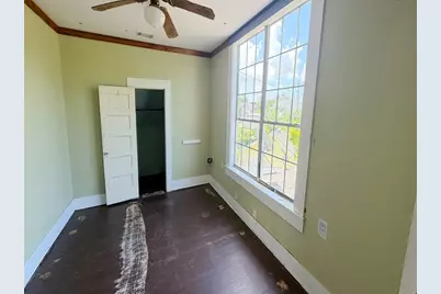 211 Morton Avenue, Palacios, TX 77465 - Photo 14