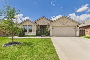 3919 Hawaiian Ct, Baytown, TX 77521 - Photo 2