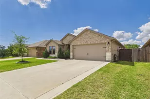 3919 Hawaiian Ct, Baytown, TX 77521 - Photo 2
