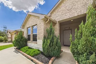 3919 Hawaiian Ct, Baytown, TX 77521 - Photo 4