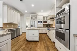 4037 Dumbarton St, Houston, TX 77025 - Photo 14