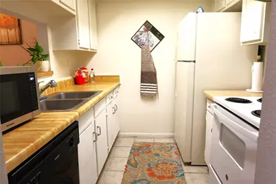 14333 Memorial Drive #64, Houston, TX 77079 - Photo 4