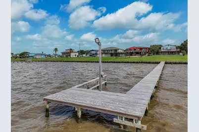 2116 W Bayshore Drive, Palacios, TX 77465 - Photo 2