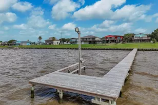 2116 W Bayshore Dr, Palacios, TX 77465 - Photo 2