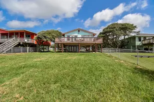 2116 W Bayshore Dr, Palacios, TX 77465 - Photo 44